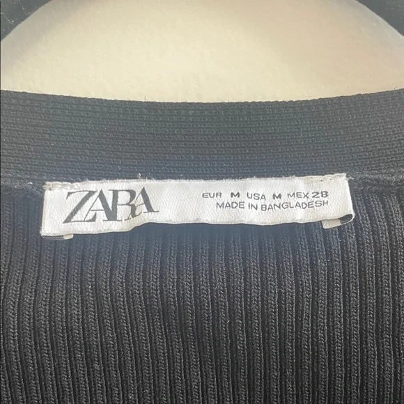 Black Ribbed Cropped Cardigan - Picture 3 of 4